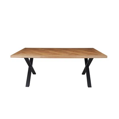 โต๊ะรับประทานอาหารไม้สี่เหลี่ยม